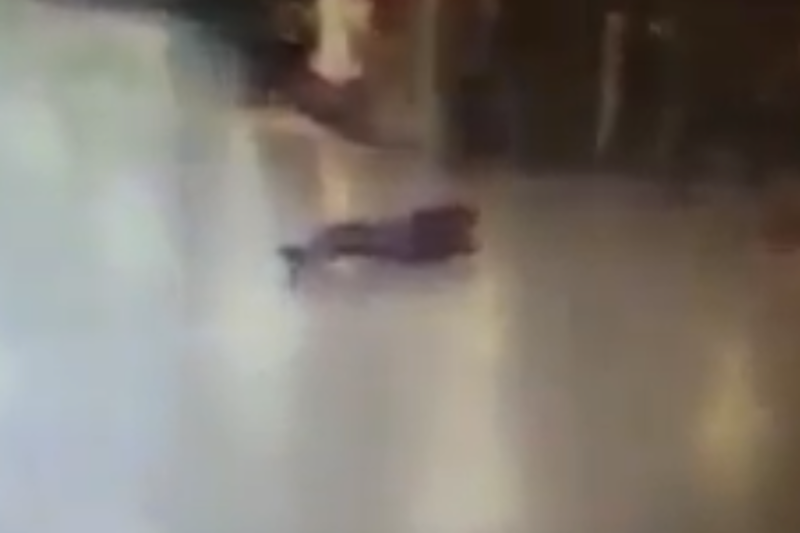 Terroryści samobójcy wysadzili się na lotnisku w Stambule