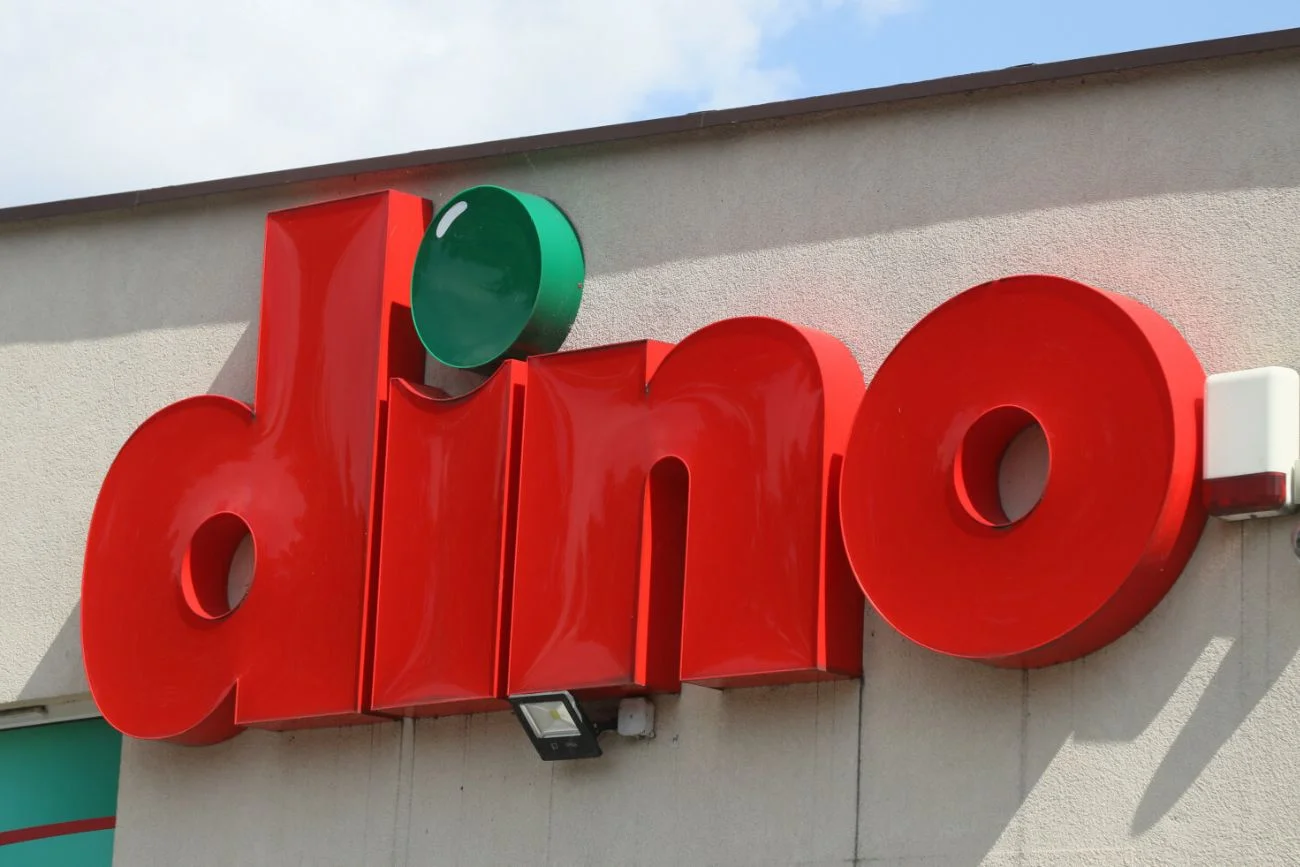 Dino ma kłopoty. Odeszło niemal 11 tys. pracowników, wiadomo dlaczego.