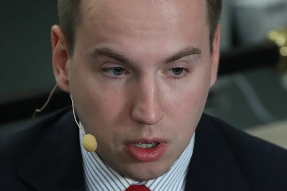 Adam Andruszkiewicz jest nowym wiceministrem cyfryzacji. Na to stanowiskio premierowi miał polecić go Kornel Morawiecki.