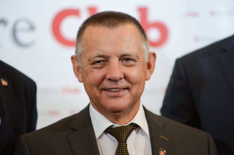 Szef NIK Marian Banaś naprawdę zawarł niezwykle korzystną umowę z emerytowanym żołnierzem AK