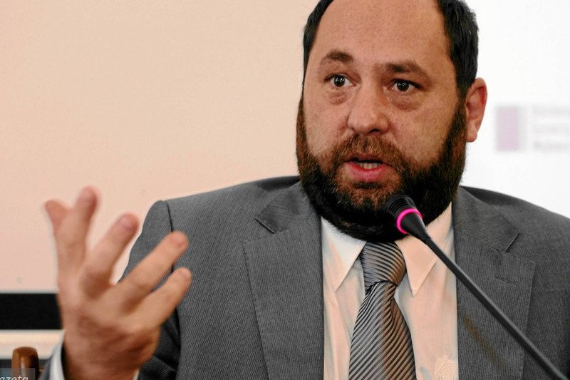 Prof. Hartman sprzeciwia się upartyjnianiu przez Jarosława Kaczyńskiego i PiS Wawelu