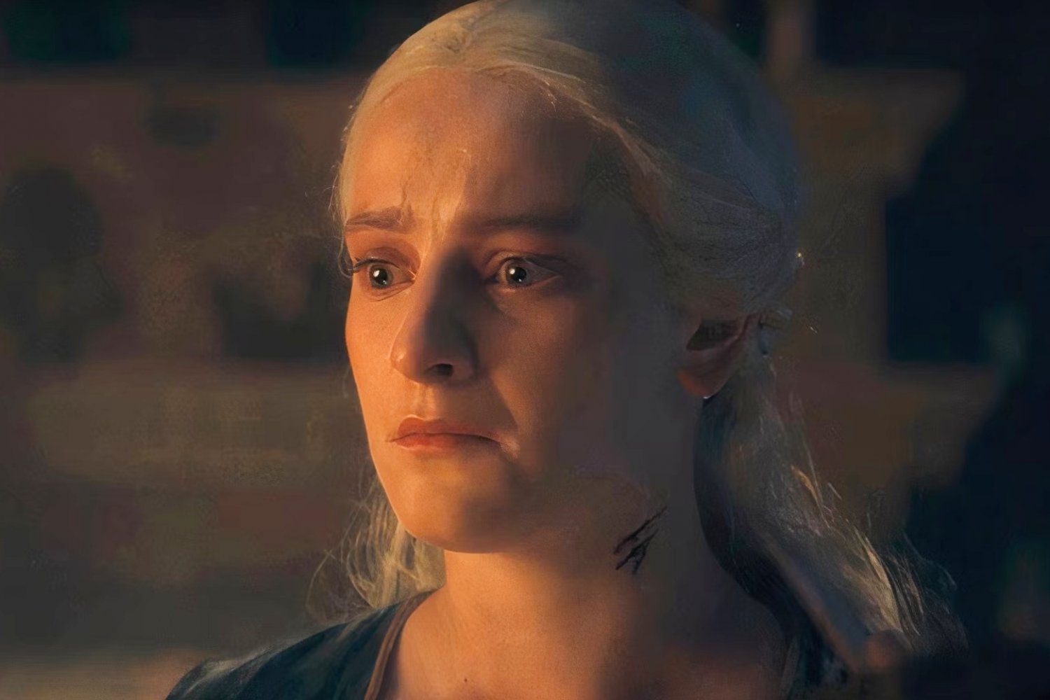 Wątek "Blood & Cheese" miał być najbrutalniejszą sceną w drugim sezonie "Rodu smoka". W książce był mocniejszy. Wątek "Blood & Cheese" miał być najbrutalniejszą sceną w drugim sezonie "Rodu smoka". W książce był mocniejszy.