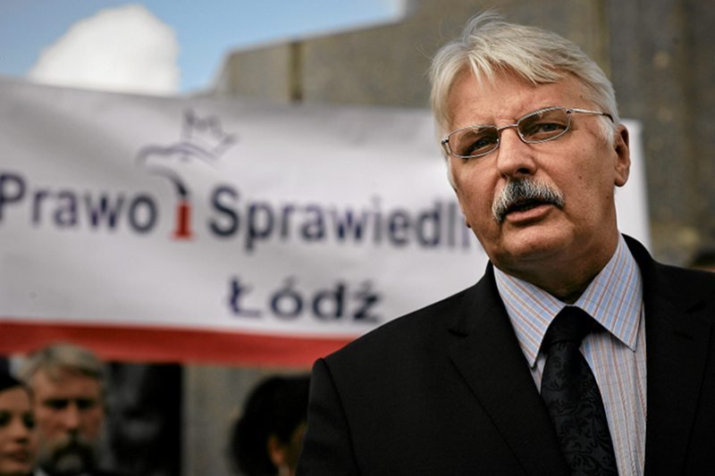 Witold Waszczykowski uważa, że sprawa Adama Hofmana ma przykryć aferę korupcyjnego skandalu w MSWiA i MSZ.