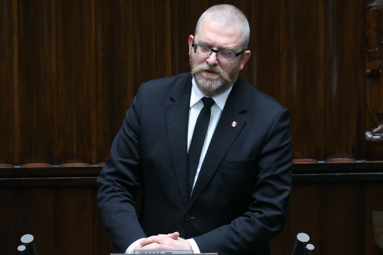 Ekscentryczna wypowiedź Brauna w Sejmie. "Zjednoczony front chanukowo-eurokołchozowy"