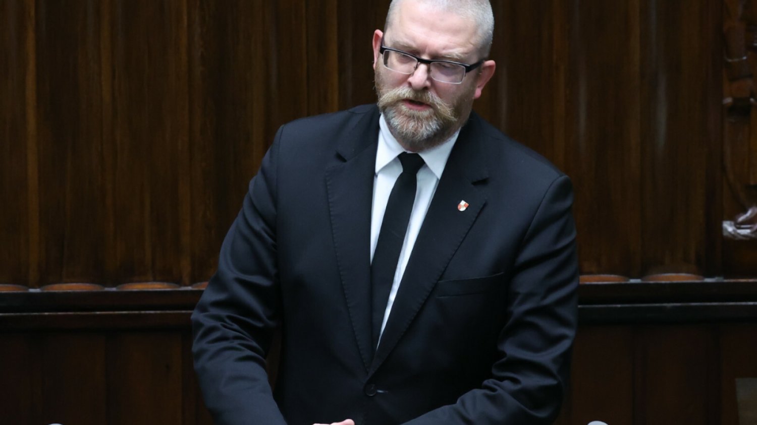 Ekscentryczna wypowiedź Brauna w Sejmie. "Zjednoczony front chanukowo-eurokołchozowy"