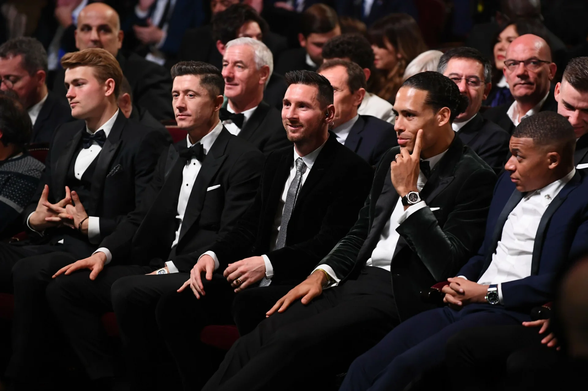 Robert Lewandowski znów obejdzie się smakiem? Złota Piłka ma powędrować do Leo Messiego
