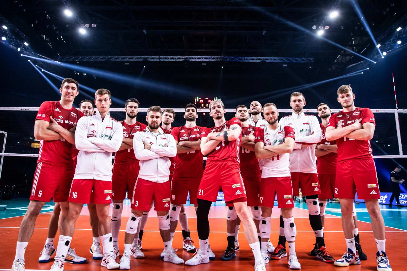 Polscy siatkarze pod ręką nowego selekcjonera Nikoli Grbicia, kroczą od zwycięstwa do zwycięstwa.