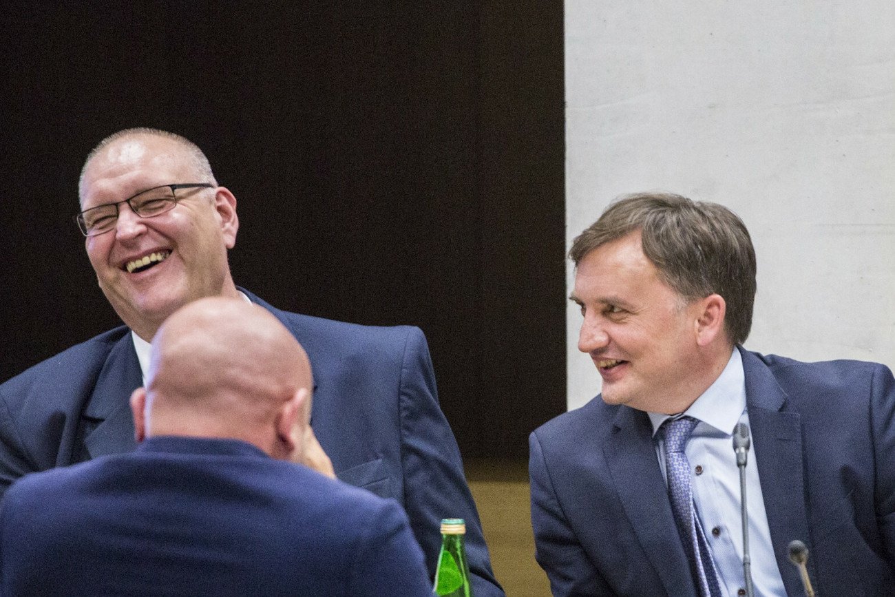 Sejmowa komisja sprawiedliwości i praw człowieka pozytywnie zaopiniowała kandydaturę Bogdana Święczkowskiego na sędziego Trybunału Konstytucyjnego.