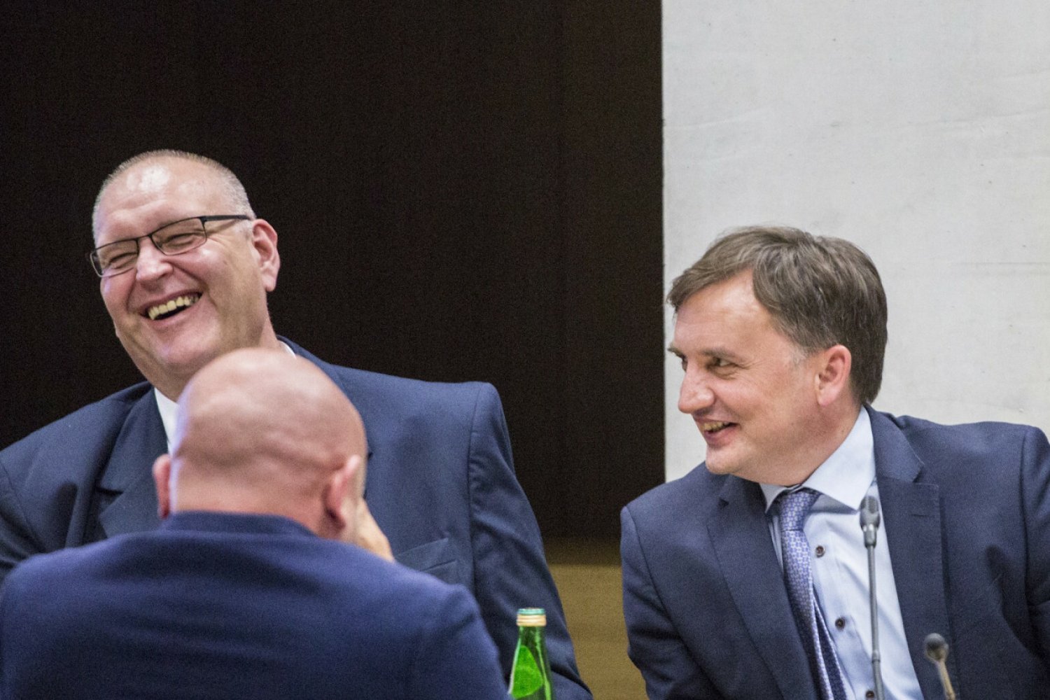 Sejmowa komisja sprawiedliwości i praw człowieka pozytywnie zaopiniowała kandydaturę Bogdana Święczkowskiego na sędziego Trybunału Konstytucyjnego.