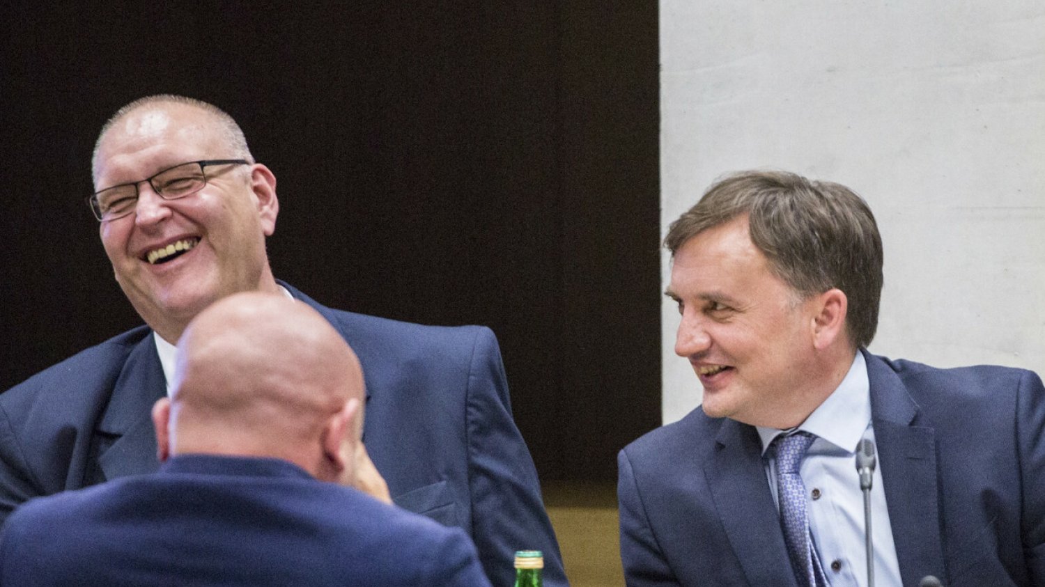 Sejmowa komisja sprawiedliwości i praw człowieka pozytywnie zaopiniowała kandydaturę Bogdana Święczkowskiego na sędziego Trybunału Konstytucyjnego.
