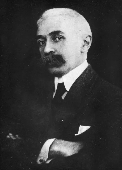 Pierre de Coubertin, historyk, pedagog, działacz sportowy nazywany "ojcem nowożytnych igrzysk"