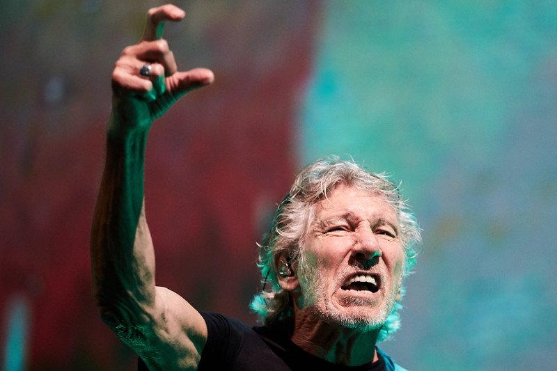 Roger Waters nie stroni od tematów politycznych. Podczas trasy koncertowej w Polsce zachęca ludzi, żeby walczyć o demokrację i wolne sądy.