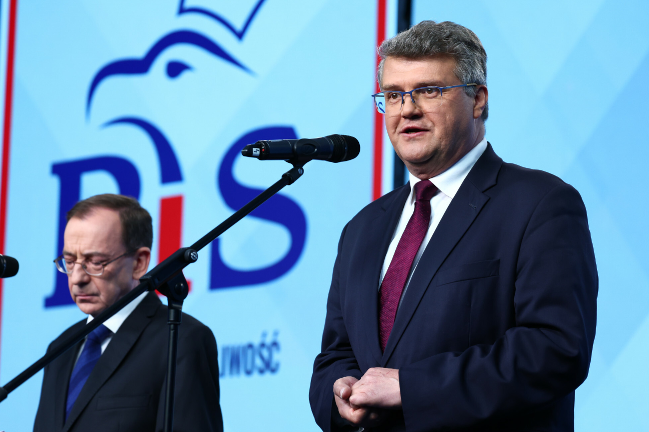 Eurowybory tuż za rogiem. Są przecieki, co z Kamińskim i Wąsikiem.