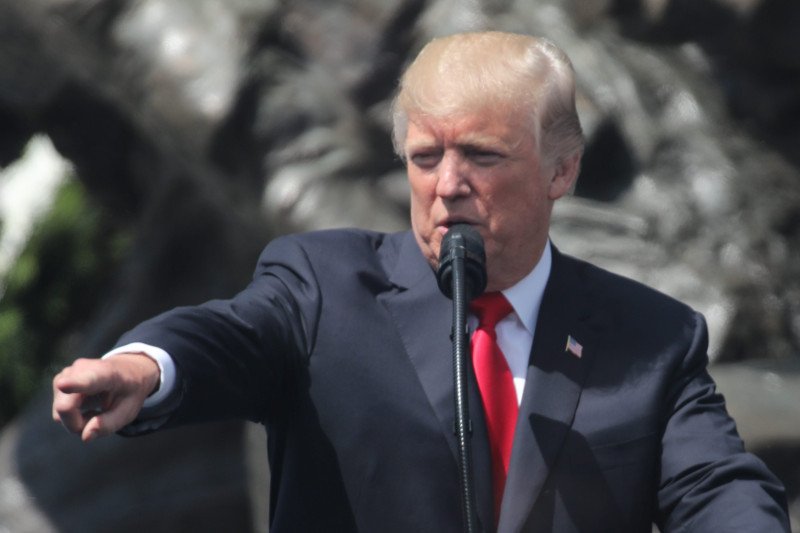 Donald Trump chwalił się dziennikarzom na temat treści listu, którego nie przeczytał.