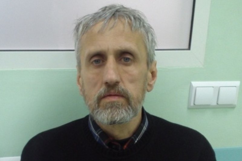 Nie wie kim jest, jak się nazywa i gdzie mieszka. Znaleziono mężczyznę cierpiącego na amnezję