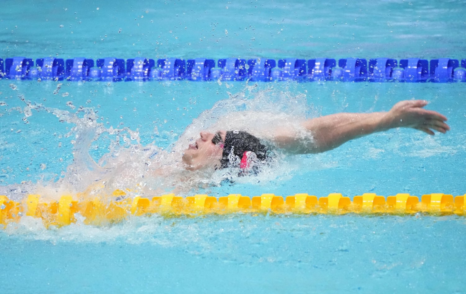 Radosław Kawęcki w finale w Abu Zabi pokonał rywali na 200 metrów stylem grzbietowym i ma złoto