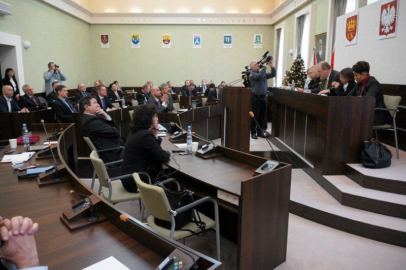 Trzynastki, czyli 5 miliardów zł w prezencie dla urzędników od wdzięcznego narodu