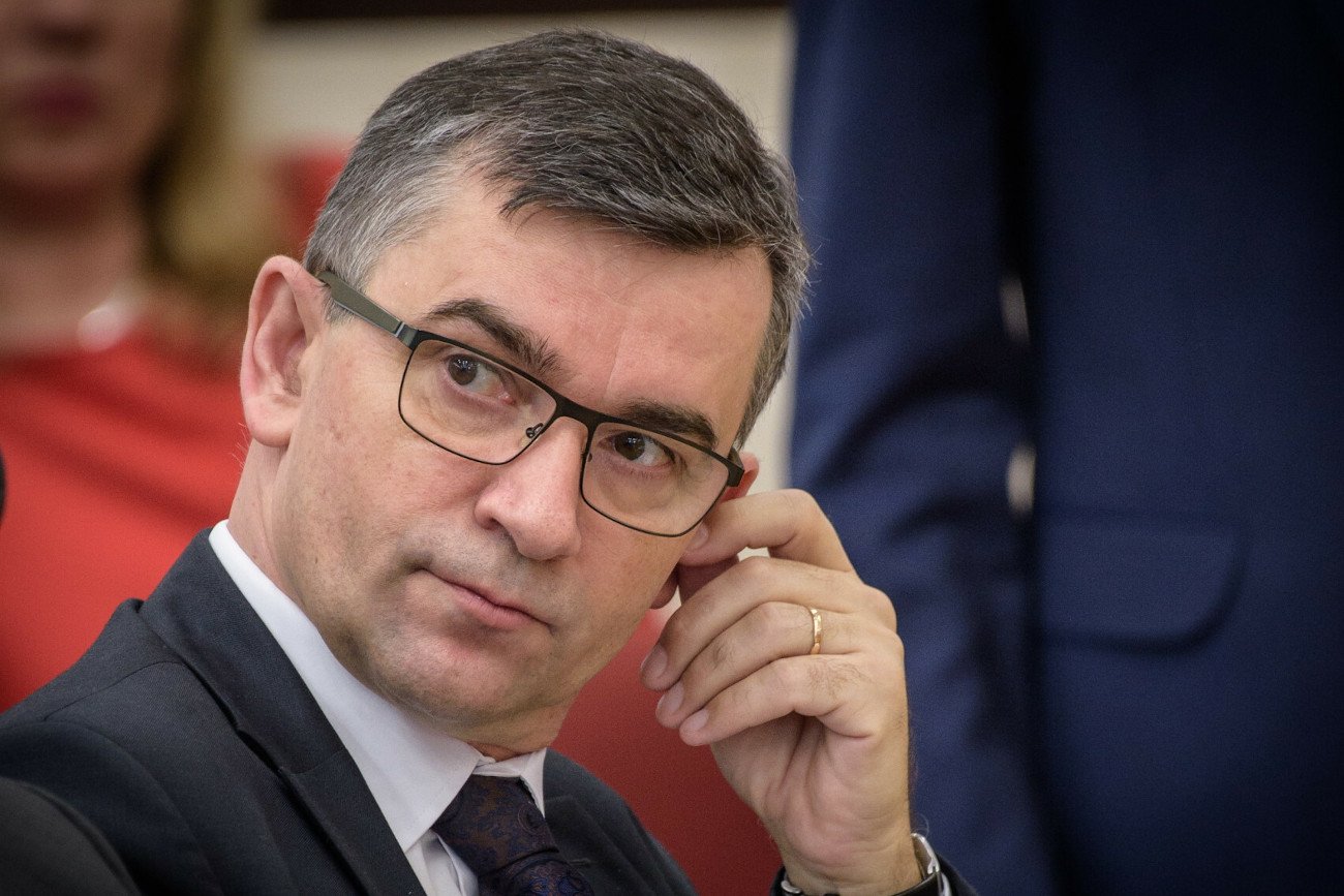 Jak donosi Deutsche Welle, Andrzej Przyłębski ma pozostać na stanowisku ambasadora RP w Berlinie do stycznia przyszłego roku.