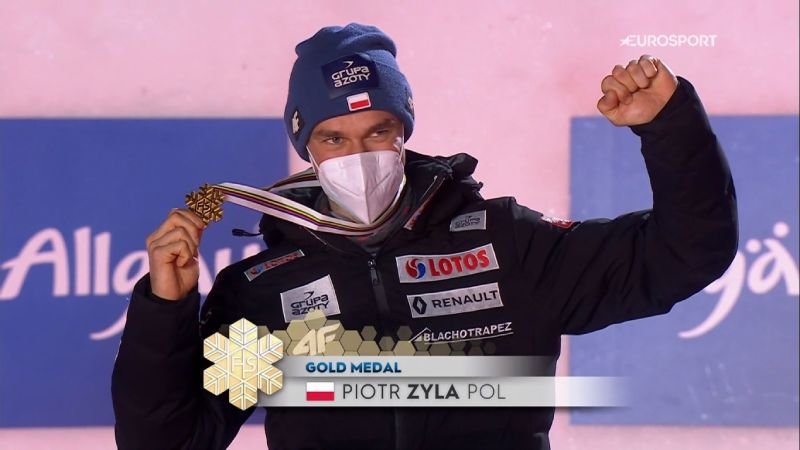 Piotr Żyła ze złotym medalem mistrzostw świata Oberstdorf 2021