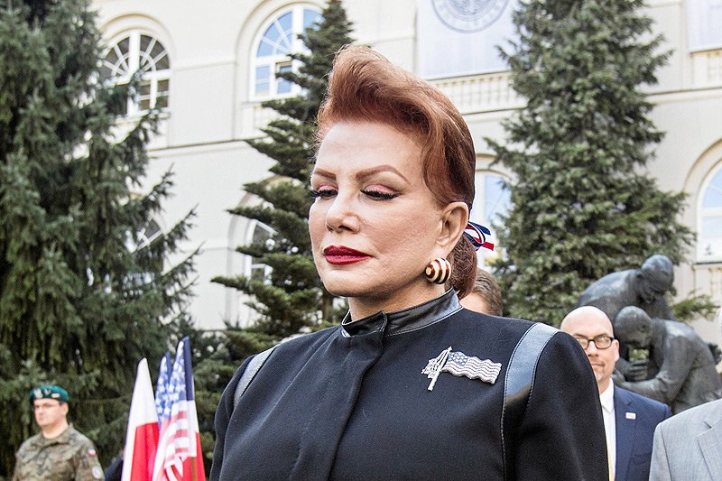Życzenia Georgette Mosbacher złożone z okazji żydowskiego święta Pesach wywołały lawinę antysemickich reakcji prawicy na Twitterze.