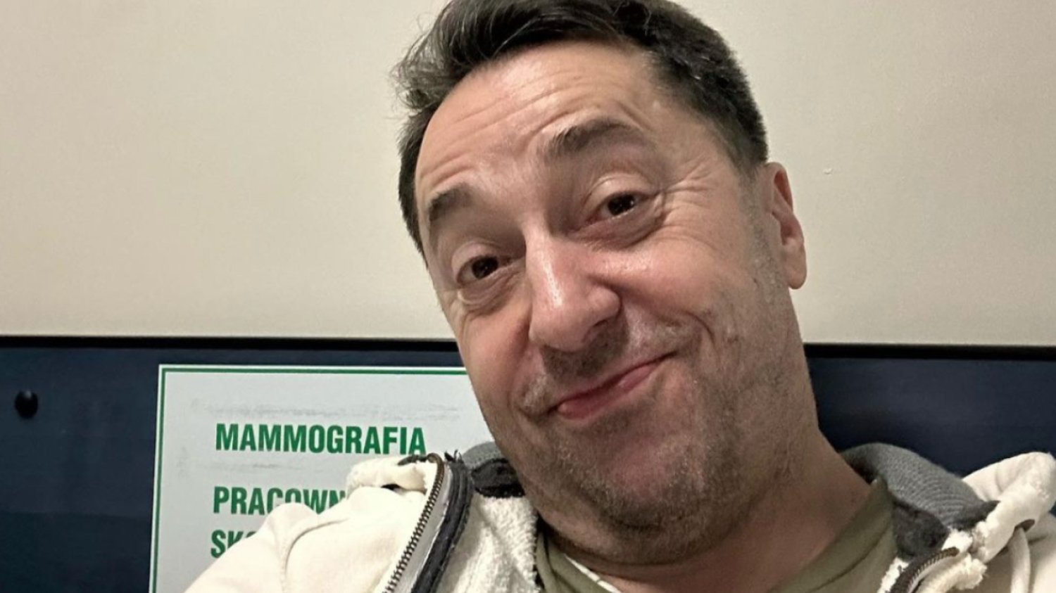 Miller z zespołu "Boys" dodał zdjęcia ze szpitala. Fani krytykują jego żart