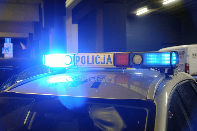 Policjanci zabrali żonę zmarłego na komendę.