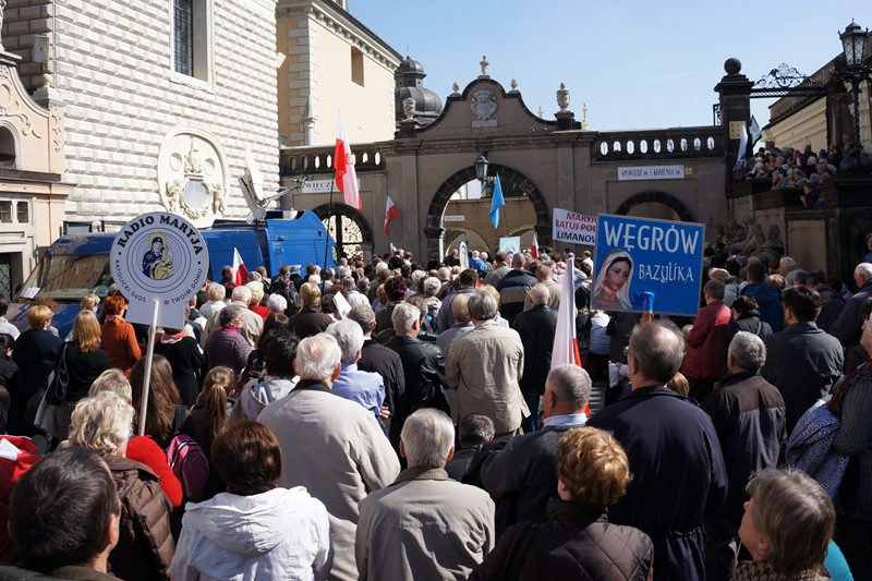 Pielgrzymka na Jasną Górę. Zdjęcie jest tylko ilustracją do tekstu.