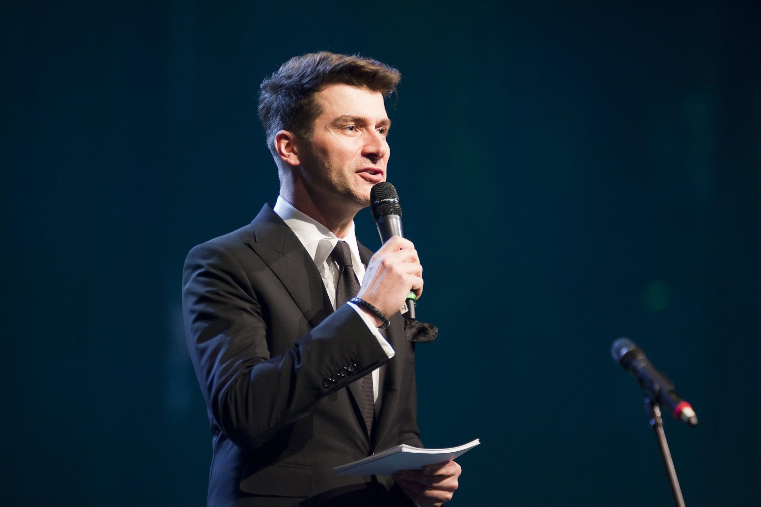 Lata lecą, a Tomasz Kammel wciąż wygląda znakomicie w garniturze. Tu: w 2015 roku (zdjęcie ilustracyjne)