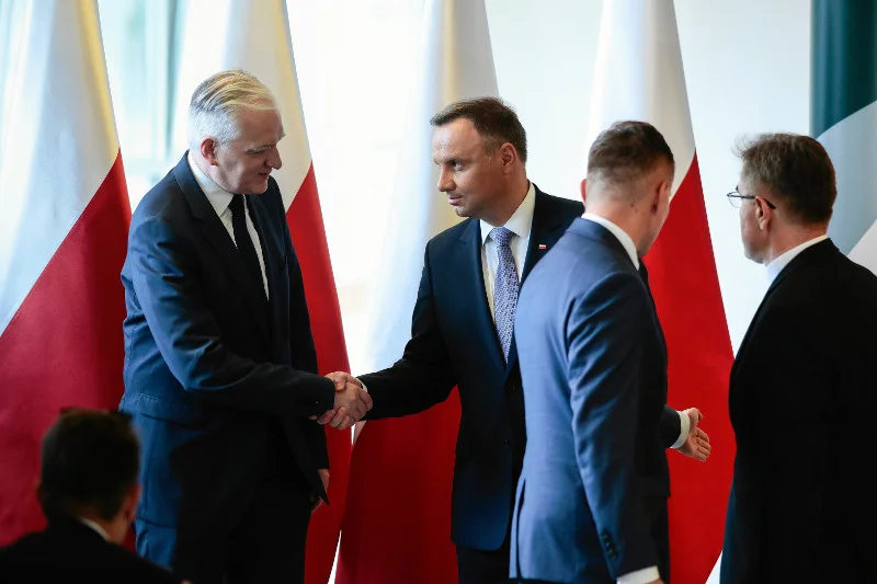 "Wiem, jaki był sens dowcipu". Jarosław Gowin staje w obronie Andrzeja Dudy i prezydenckiego żartu, jaki padł na AGH.