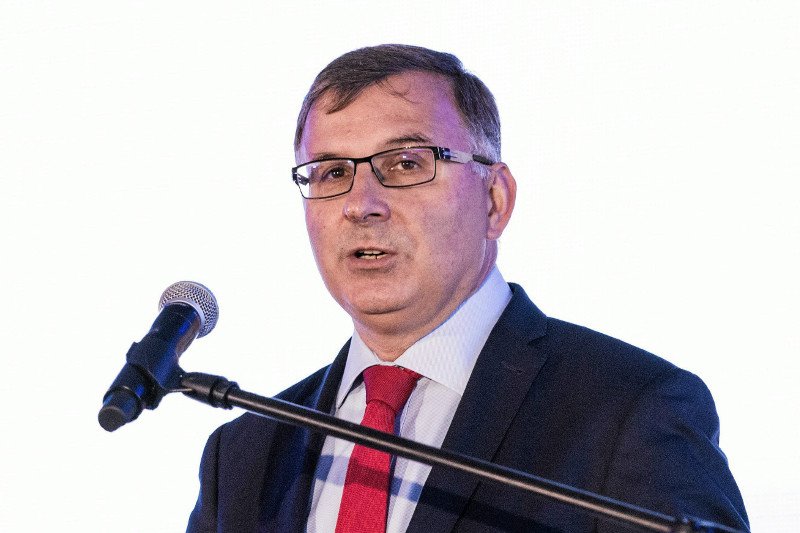 Zbigniew Jagiełło, prezes banku PKO BP, otrzymał 800 tys. zł za brak urlopu.