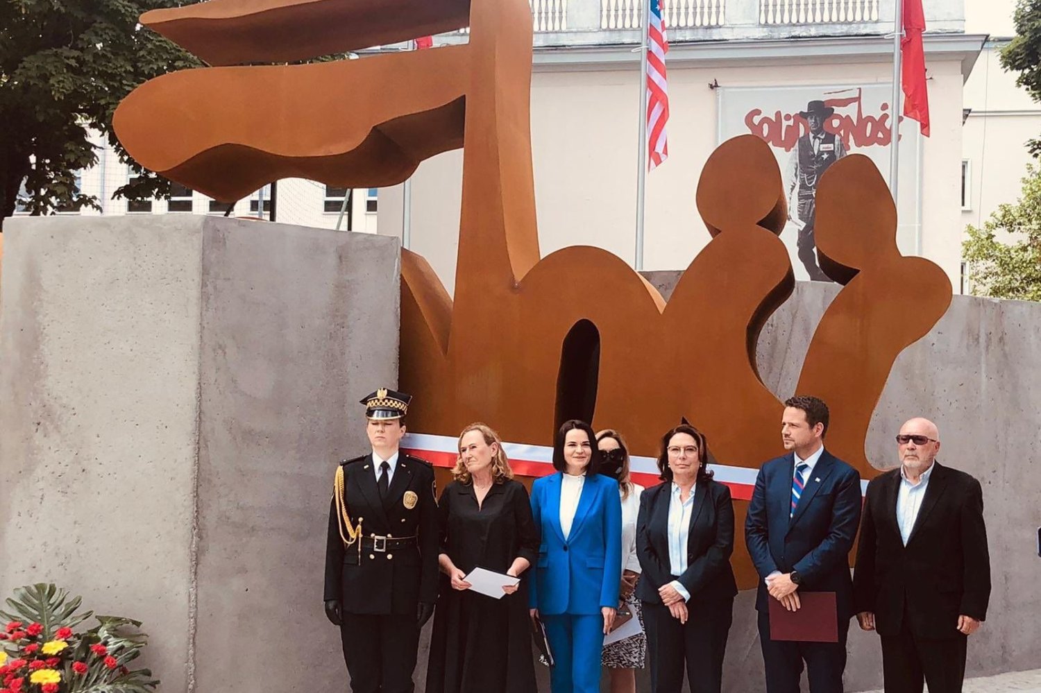 Piotr Duda grozi twórcom pomnika "Solidarności".