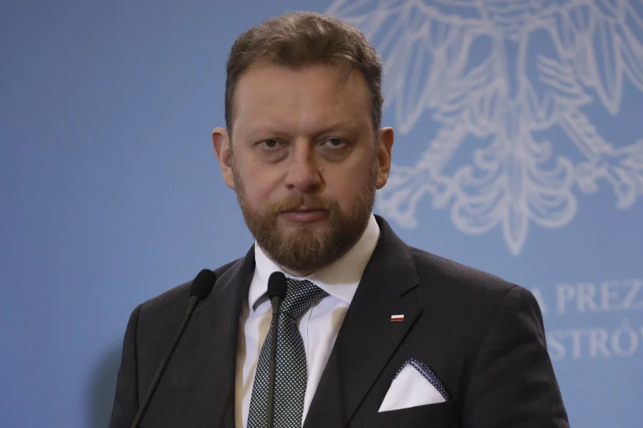 Łukasz Szumowski przekazał, że musimy być niebawem przygotowani na czterocyfrową liczbę zakażonych koronawirusem w Polsce.