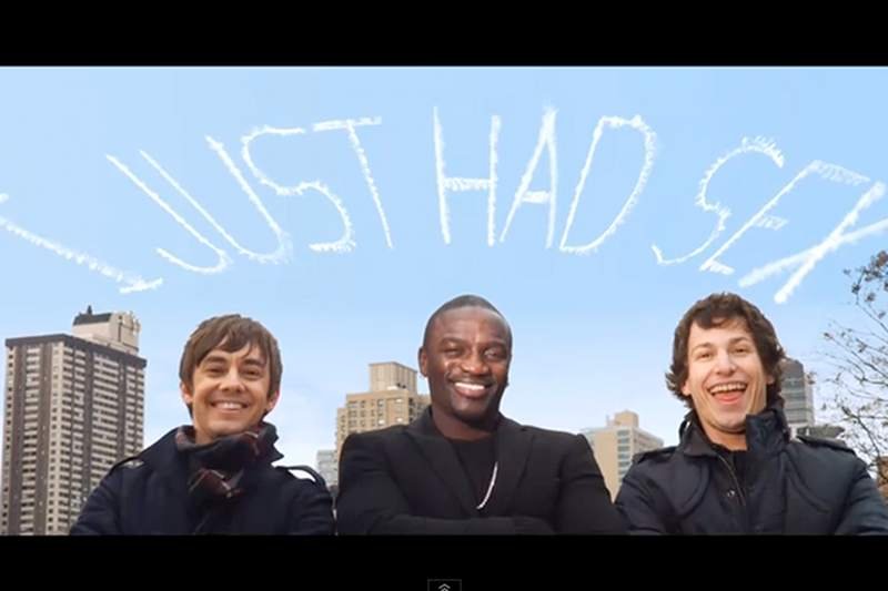 Fragment teledysku popularnej piosenki o znamiennym tytule "właśnie uprawiałem sex"