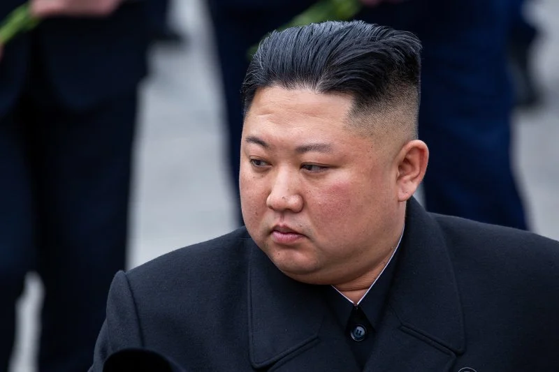 Żona Kim Dzong Una nie była widziana od roku. Teraz pojawiła się publicznie.