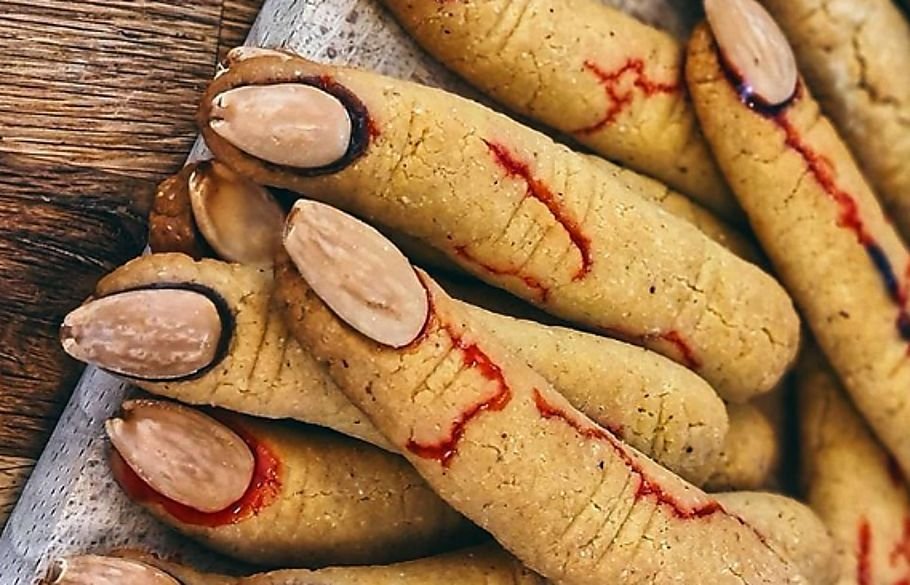 Halloween —  Paluchy wiedźmy. Przepis na ciasteczka i słone przekąski [HIT]