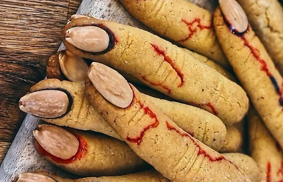 Halloween —  Paluchy wiedźmy. Przepis na ciasteczka i słone przekąski [HIT]