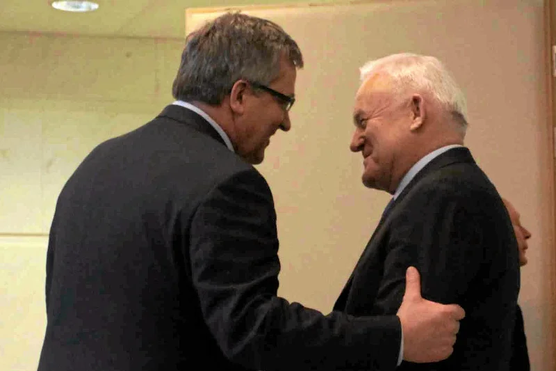 Leszek Miller nie wskazał wyborcom SLD, na kogo powinni zagłosować w drugiej turze