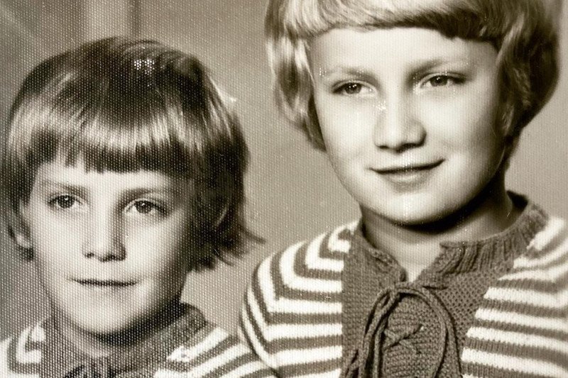 Rafał Królikowski dodał wyjątkowe zdjęcie z dzieciństwa z bratem Pawłem Królikowskim, wspominając go w pierwszą rocznicę śmierci.