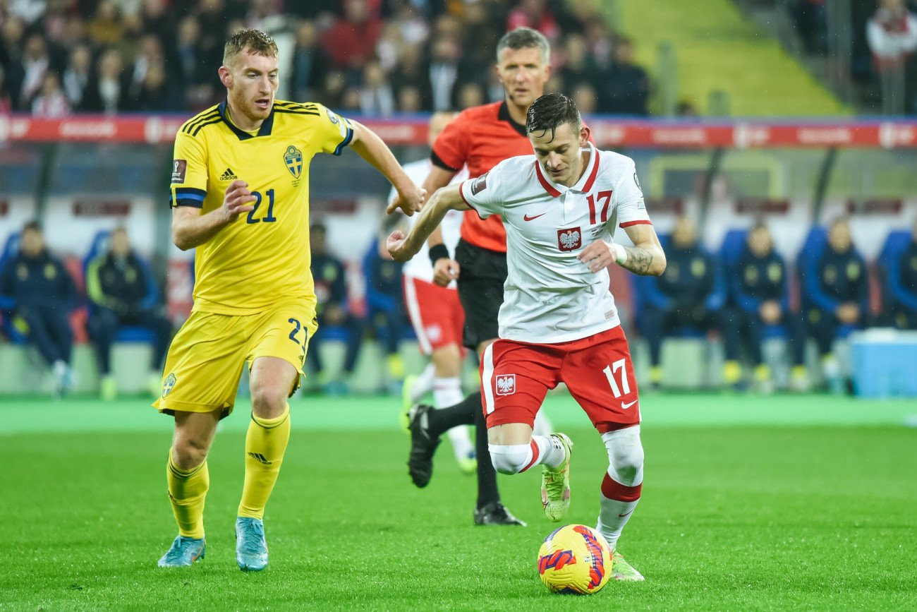 Sebastian Szymański to podstawowy zawodnik w kadrze trenera Czesława Michniewicza.