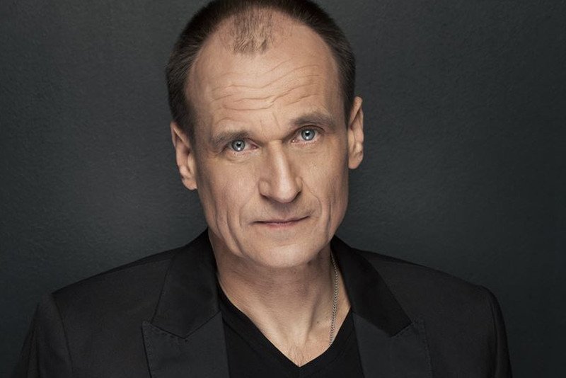 Paweł Kukiz zadedykował "obrońcom demokracji" słowa piosenki zespołu Piersi