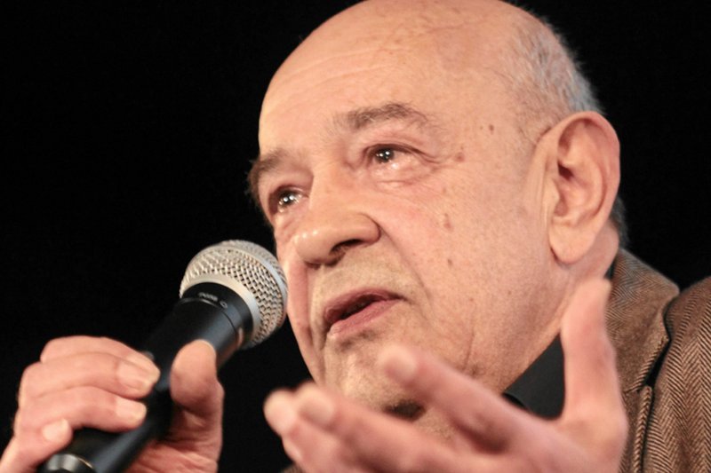 Antoni Krauze nim wyrósł na idola smoleńskiej religii ma za swoją długą artystyczną drogę, w tym współpracę z "Piwnicą pod Baranami".