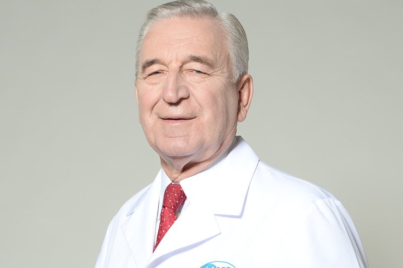 Profesor Jerzy Szaflik przekonuje, że najważniejsze w zapobieganiu jaskrze są systematyczne badania okulistyczne.