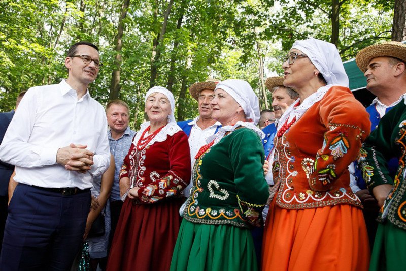 Zespół Zloty Potok z Jelnej zaśpiewał dla premiera Morawieckiego.