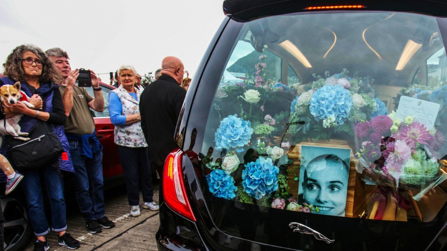 Pogrzeb Sinéad O'Connor. Tłum fanów przybył, aby pożegnać artystkę