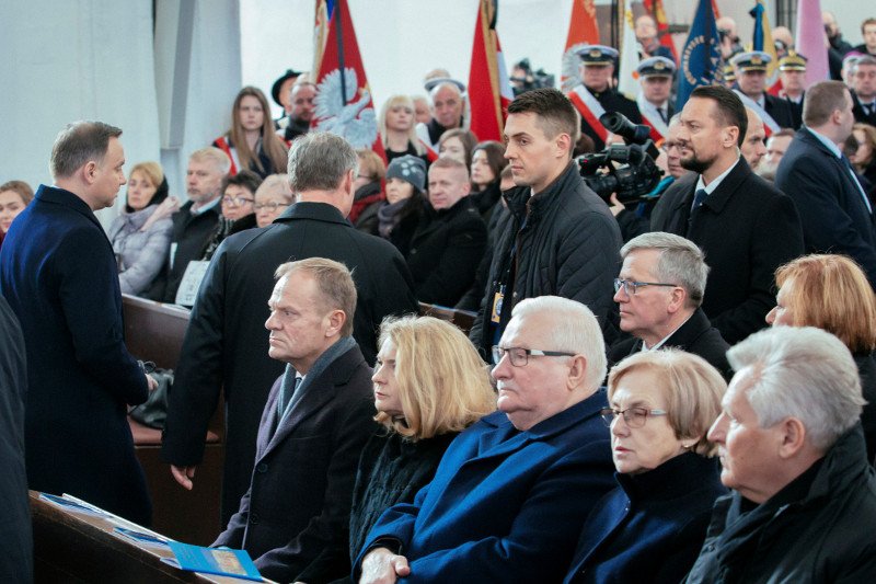 W pierwszym rzędzie podczas pogrzebu Adamowicza siedzieli Donald Tusk, Lech Wałęsa i Aleksander Kwaśniewski. Dla Andrzeja Dudy miejsce znalazło się w dalszych rzędach.