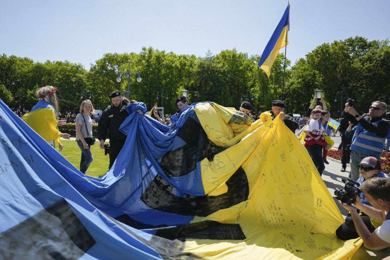 Niemiecka policja skonfiskowała ukraińską flagę.