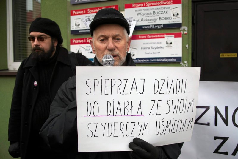 W walce o poszanowanie zasad demokratycznych gdzieś po drodze zginął zdrowy rozsądek.