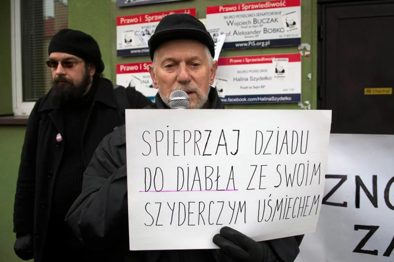 W walce o poszanowanie zasad demokratycznych gdzieś po drodze zginął zdrowy rozsądek.