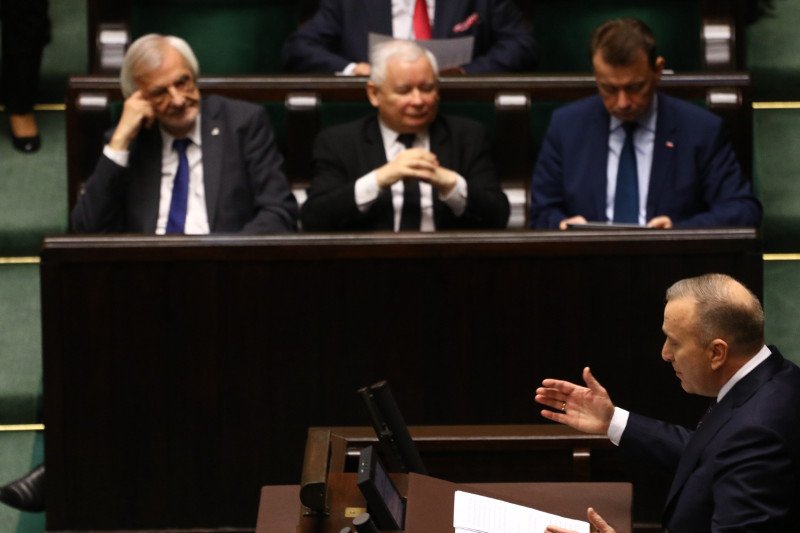 Schetyna był dzisiaj królem show w Sejmie.