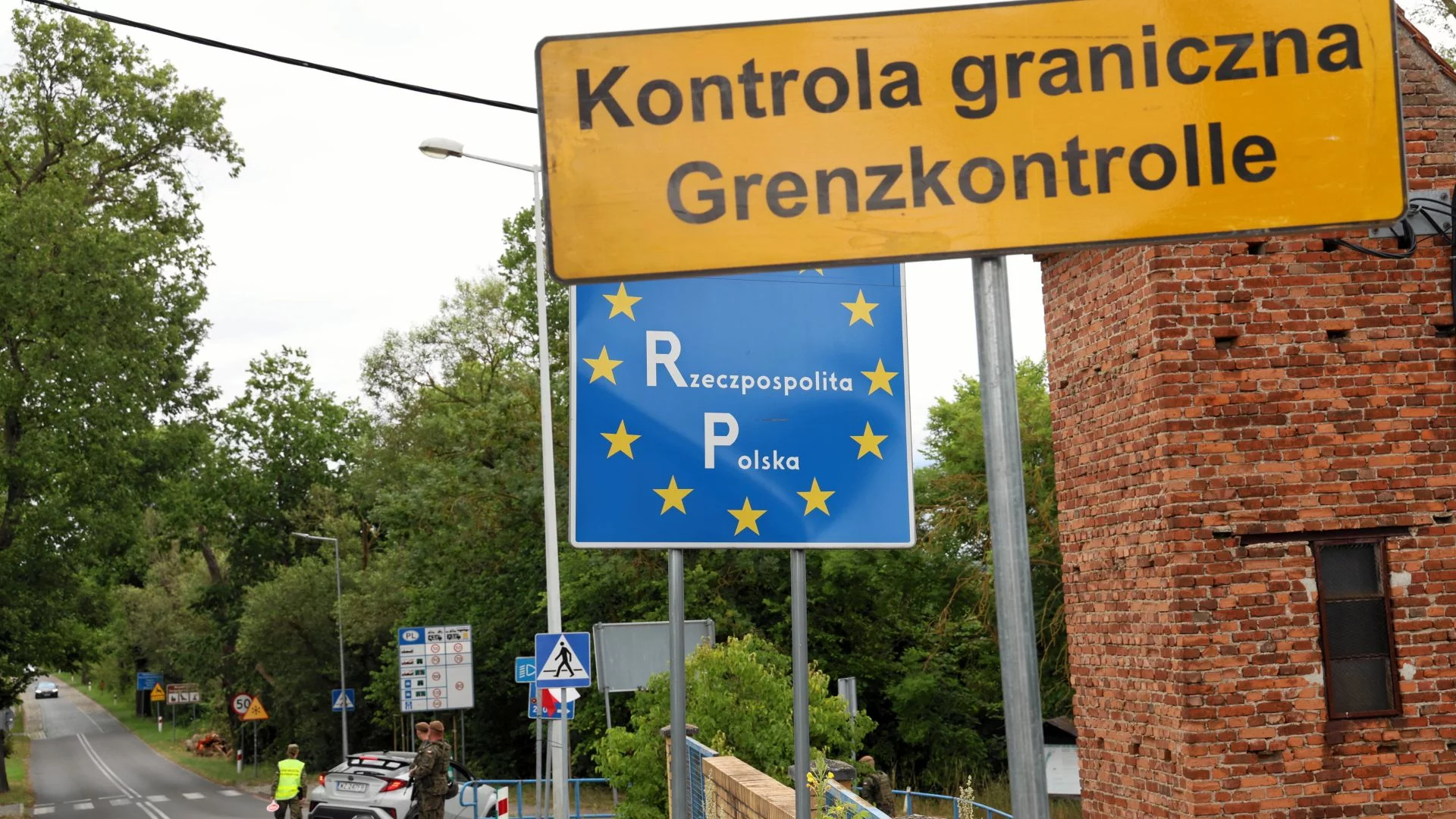 Niemcy kontrolują, Polacy narzekają. Frustracja na granicy rośnie